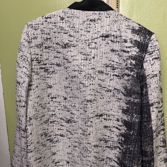 Elie Tahari • Black and White Blazer Textured - Picture 2 of 5